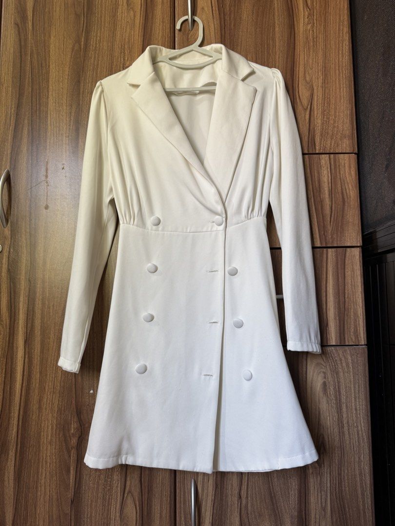 White Blazer Dress (Category: Dresses) located in Angono. Submitted by gentlyadoredstuff (Listing ID 1428002899, Image 1). Description: - Used once - altered waist line .
