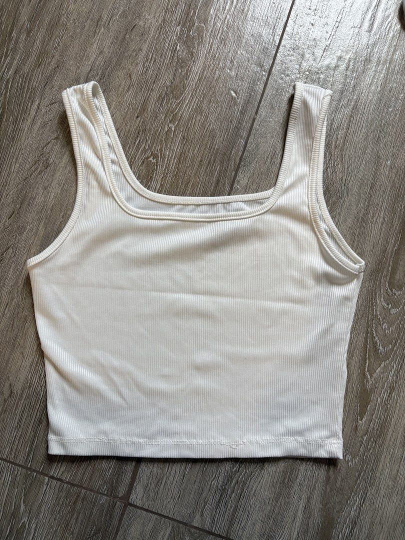 White Ribbed Tank Top (Category: Sleeveless) located in Antipolo. Submitted by athsix (Listing ID 1428007096, Image 1). Description: - bought from orange app, good quality for what it is - used a bunch of times, holds up well - dm for ww.