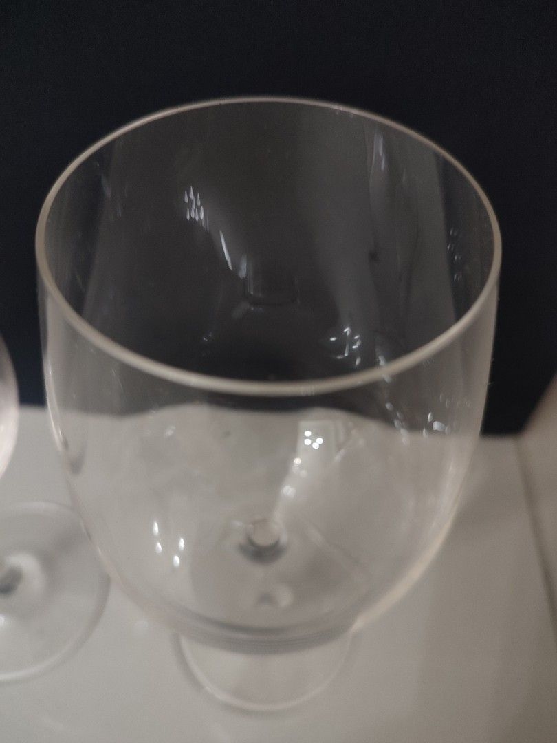 Wine Glasses (Category: Other Kitchenware & Tableware) located in Kuala Lumpur. Submitted by scrambledneggs (Listing ID 1428071488, Image 3). Description: Wine glasses, RM10 each. Set of 4 available.