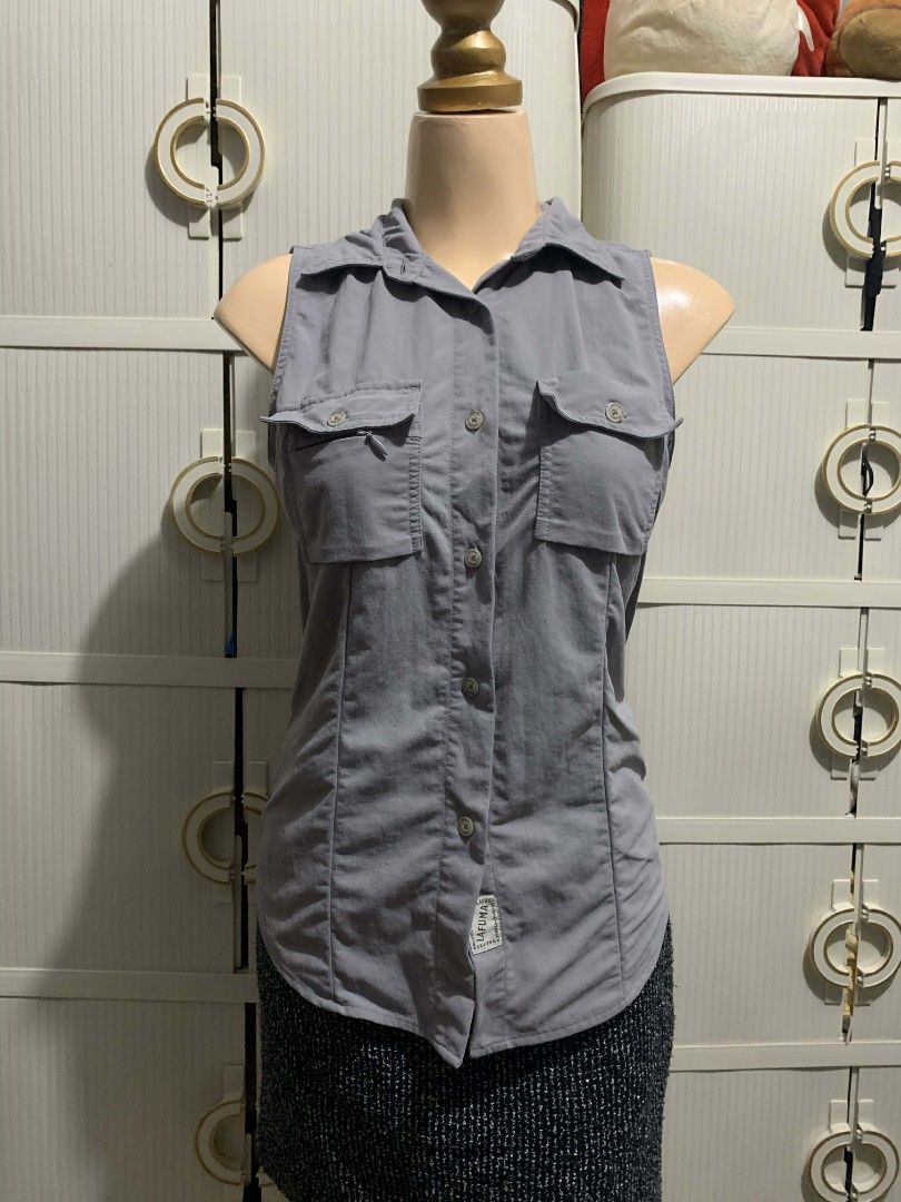 Y2k - Utility - Style | Gorpcore Authentic Lafuma Gray Sleeveless Hiking Top (Category: Sleeveless) located in Baguio. Submitted by denisavich0612 (Listing ID 1428093985, Image 3). Description: -Lafuma Gray Sleeveles Top -premium quality - Brand nknown for active specializing in high-quality backpacks, hiking apparel, footwear, and camping gear Fits small to medium.