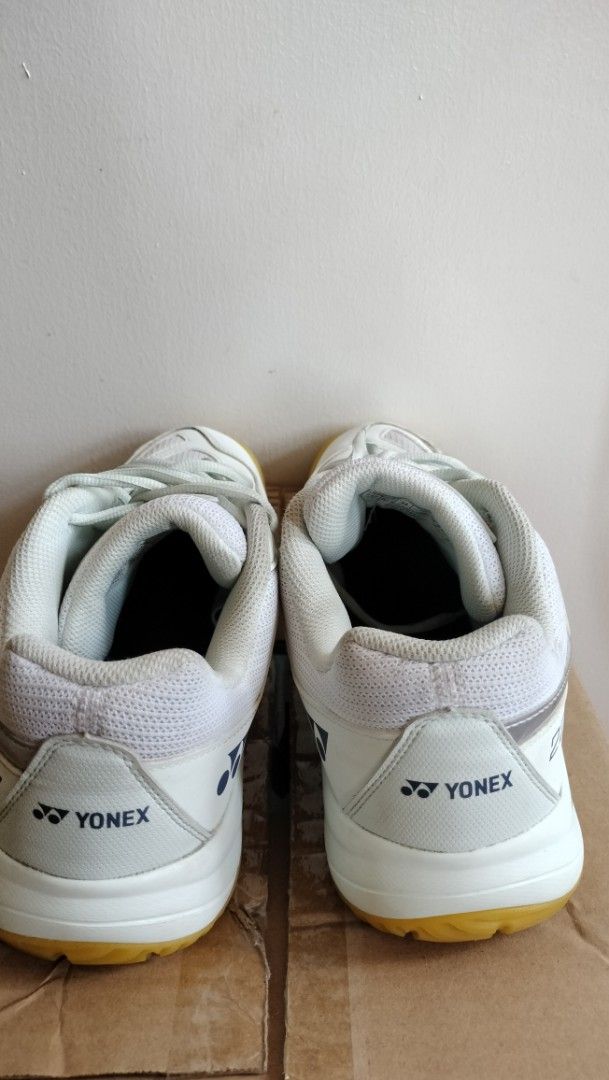 Yonex 220 Badminton Shoes (Category: Sneakers) located in Bulacan. Submitted by epicriver.0ac812 (Listing ID 1428006831, Image 3). Description: hdi n ngagamit super ayos pa ilan beses lang nagamit ..Dm for inquiries!.