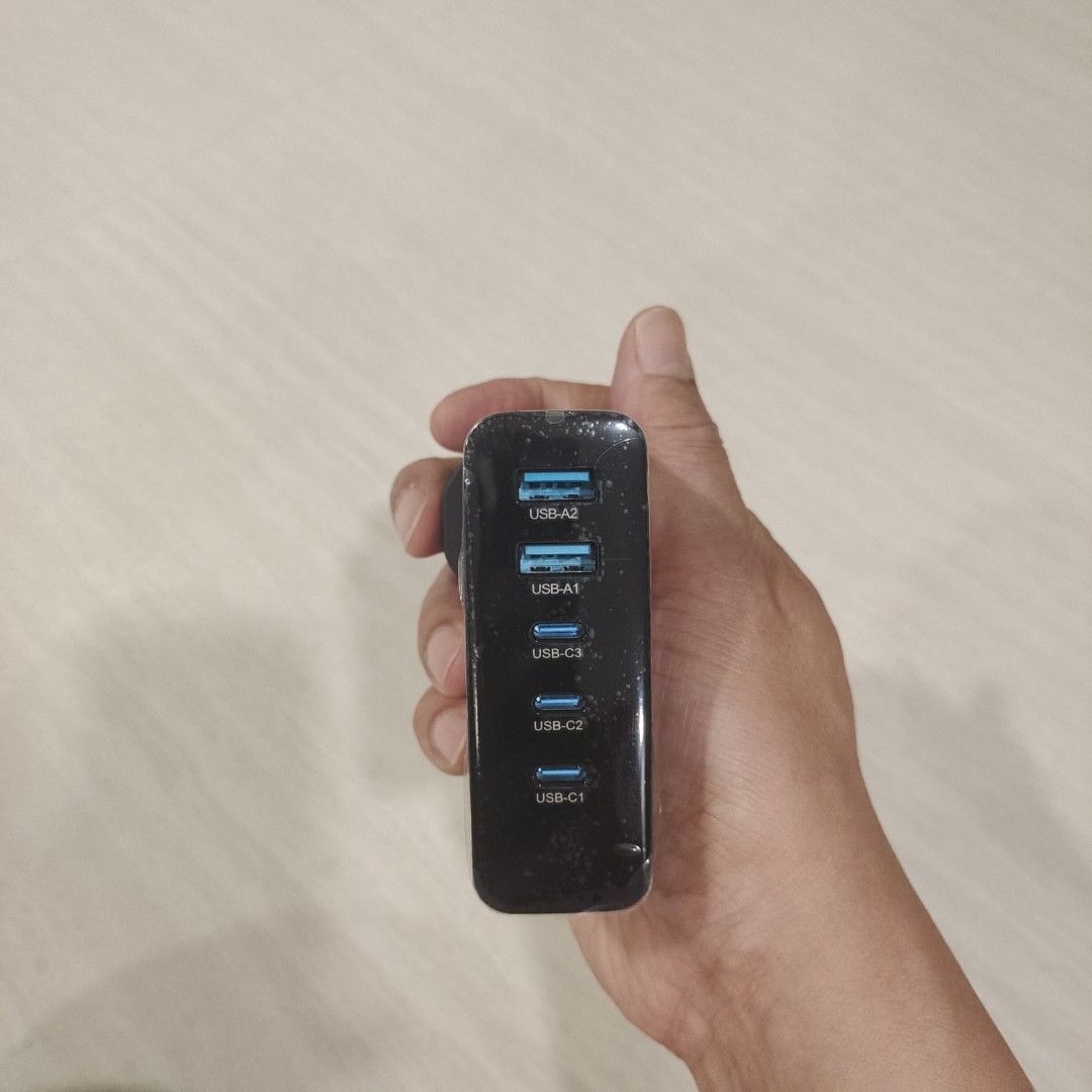 140W GaN Fast Charger with Multiple Ports Power Deliver (PD)