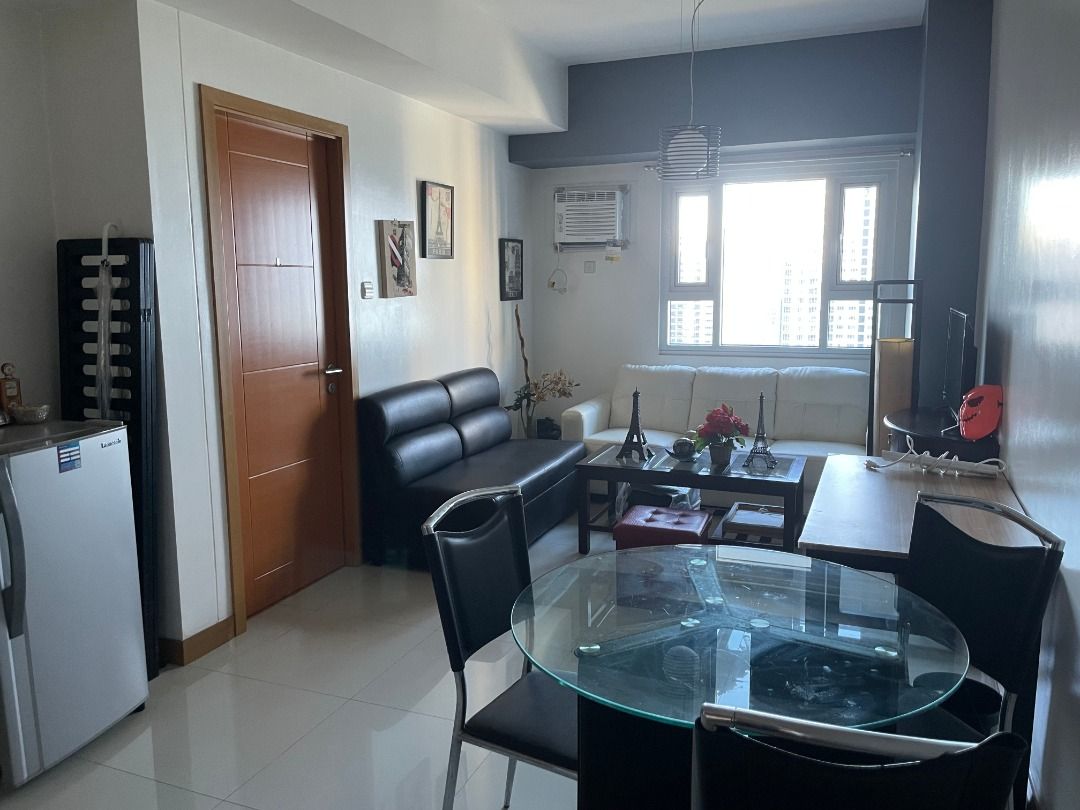 1BR Trion Towers BGC - FOR RENT (Category: Apartments & Condos) located in Manila. Submitted by thrift_d (Listing ID 1428147412, Image 2). Description: 🔥 1BR fully furnished condo for rent – Trion Towers BGC 🔥 For direct tenants only. Agent inquiries will not be accommodated. 📌 Spacious 1BR unit in Trion Towers, Bonifacio Global City 📌 Fully furnished — move-in ready, ideal for professionals or expats 📌 Includes induction cooker, range hood,