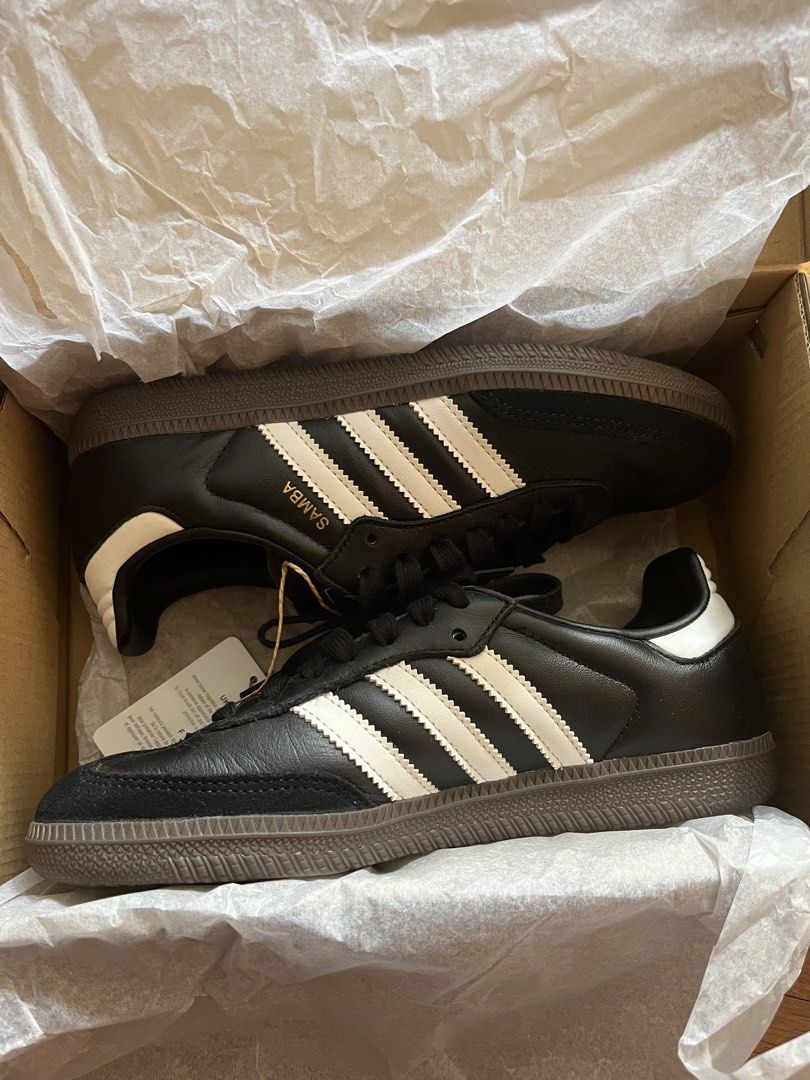 Authentic Adidas Samba Black White (Category: Sneakers) located in Makati City. Submitted by yoursecondbest (Listing ID 1428099310, Image 1). Description: Bought in Commonwealth Rockwell. Used once only in a carpeted area pa. Perfect for size 37..