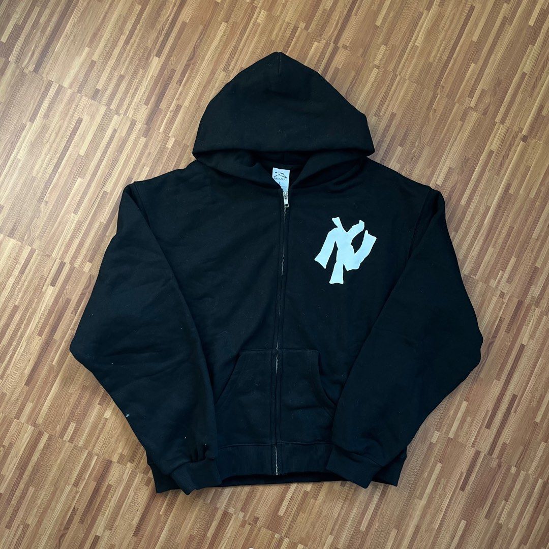 Akimbo heavyweight hoodie (Category: Coats, Jackets and Outerwear) located in Makati City. Submitted by thankyoupayme (Listing ID 1428191747, Image 1). Description: .