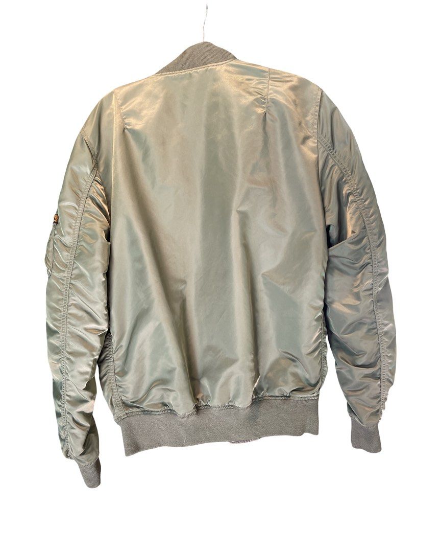Alpha Industries MA-1 Bomber Jacket Limited Reversible camo (Category: Coats, Jackets and Outerwear) located in Makati City. Submitted by chuckap (Listing ID 1428108977, Image 2). Description: Color: Olive green/ Multicam green Size: medium Condition: used 9/10 .