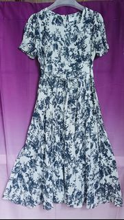 (Category: ) located in . Submitted by mysilvercloset (Listing ID 1428132641, Image 1). Description: .