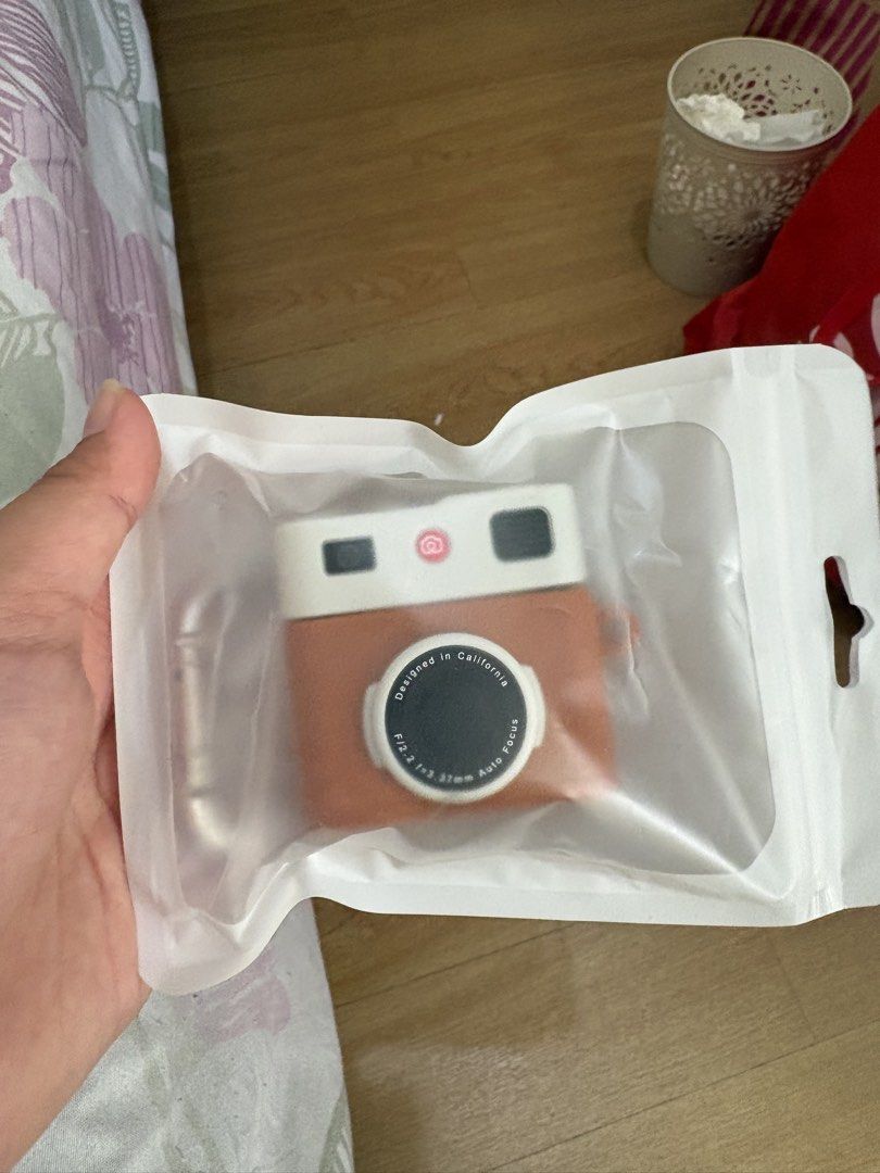 APPLE AIRPODS 4 CASE (Category: Headphones & Headsets) located in Manila. Submitted by allthingsbeann (Listing ID 1428142351, Image 1). Description: Never been used. Cute airpods 4 case RFS: wrong model.
