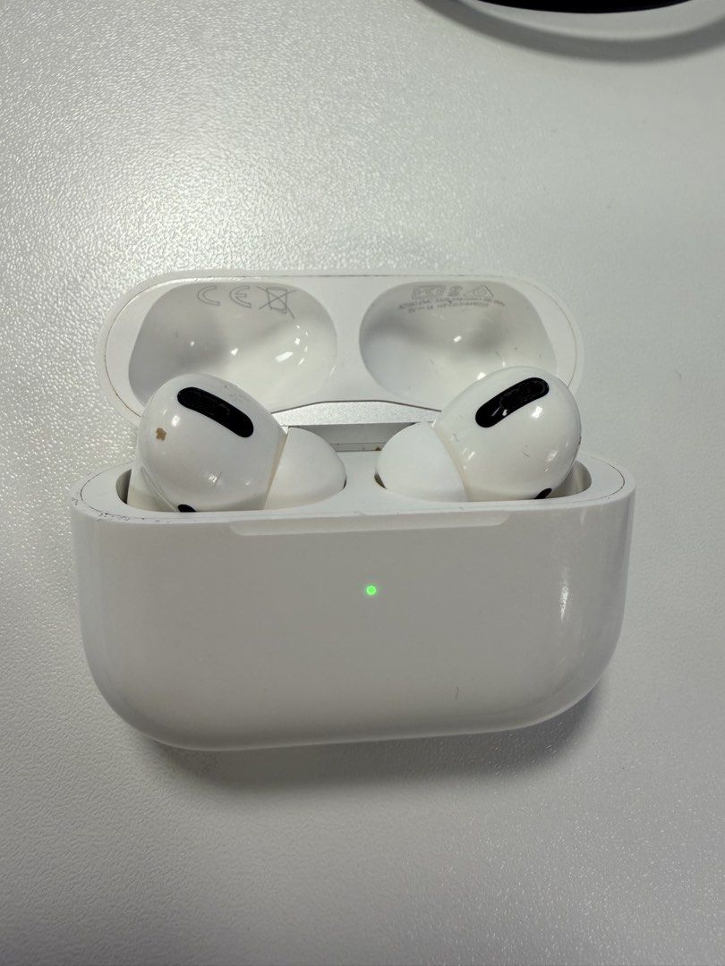 Apple AirPods Pro 1407732467061248002