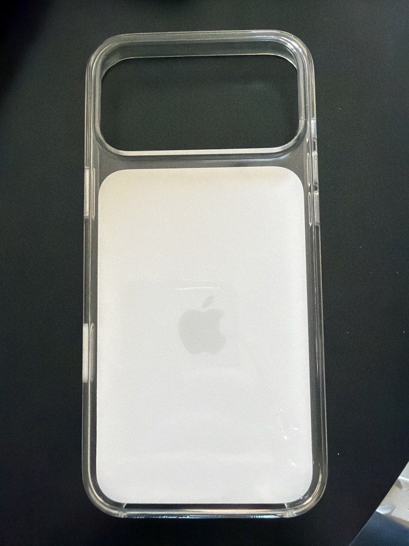Apple iphone 17 promax clear case (Category: Cases & Sleeves) located in Taguig. Submitted by cams_declutter (Listing ID 1428157712, Image 3). Description: .
