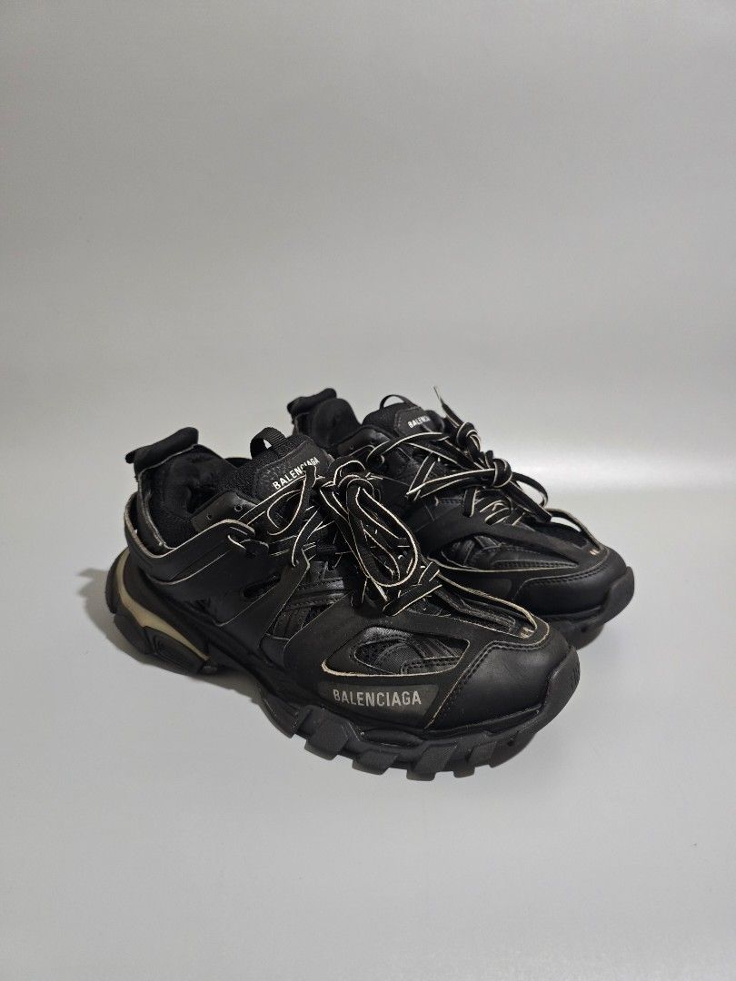 Balenciaga LED Track Sneakers Black (Category: Sneakers) located in Baguio. Submitted by pinkpixie (Listing ID 1428234599, Image 1). Description: 8/10 condition signs of use minor tear on sockliner 1 replacement insole working led pag connected sa charger.