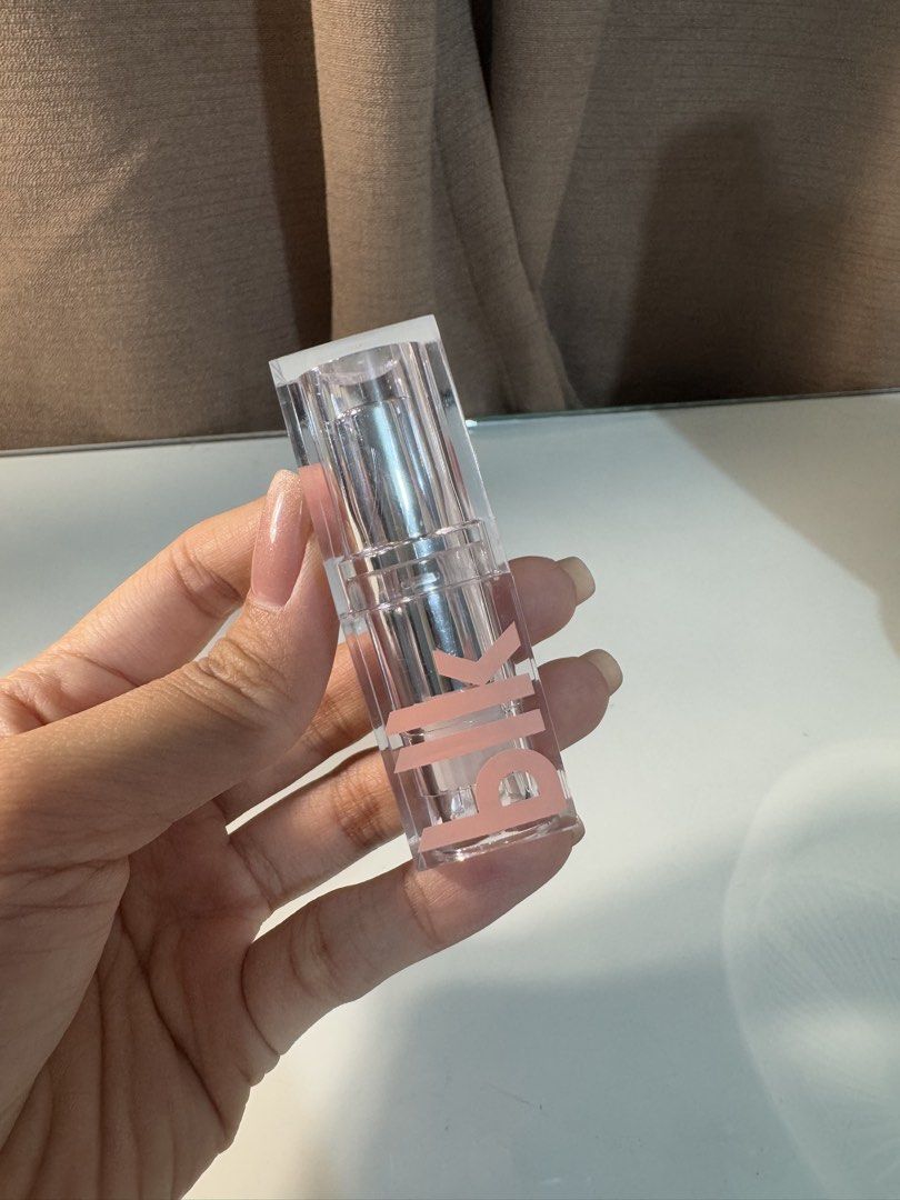 BLK Pillow Matte Lipstick shade Lava (Category: Makeup) located in Santo Tomas. Submitted by heyallysa (Listing ID 1428224789, Image 1). Description: used twice Like new (disinfented using Kurin water and UV light).