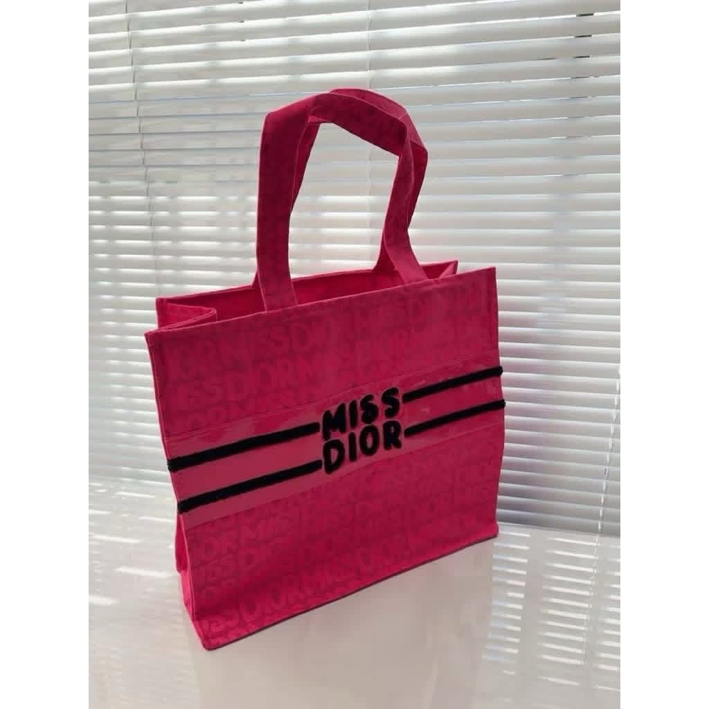 CD Gift With Purchase Tote Bag Hotpink (Category: Luxury Bags & Wallets) located in San Fernando. Submitted by ercmnzn (Listing ID 1428254057, Image 3). Description: 1 pc left Makapal ito hence matibay Super cute and chic Perfect for this summer Original GWP! (There are fake GWPs out there but rest assured mine is original).