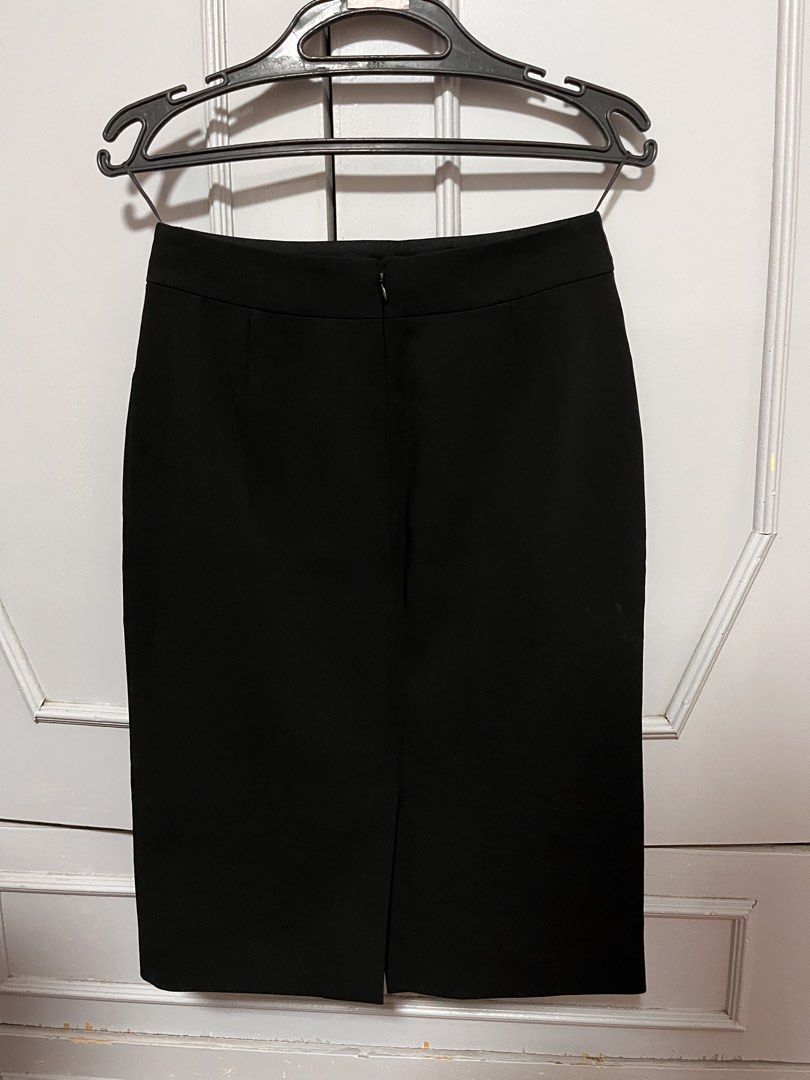 Chanel Uniform Black Pencil Skirt (Category: Skirts) located in Manila. Submitted by tinnie71 (Listing ID 1428197023, Image 1). Description: .