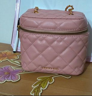 (Category: ) located in . Submitted by huda_wardrobe (Listing ID 1428229219, Image 1). Description: .