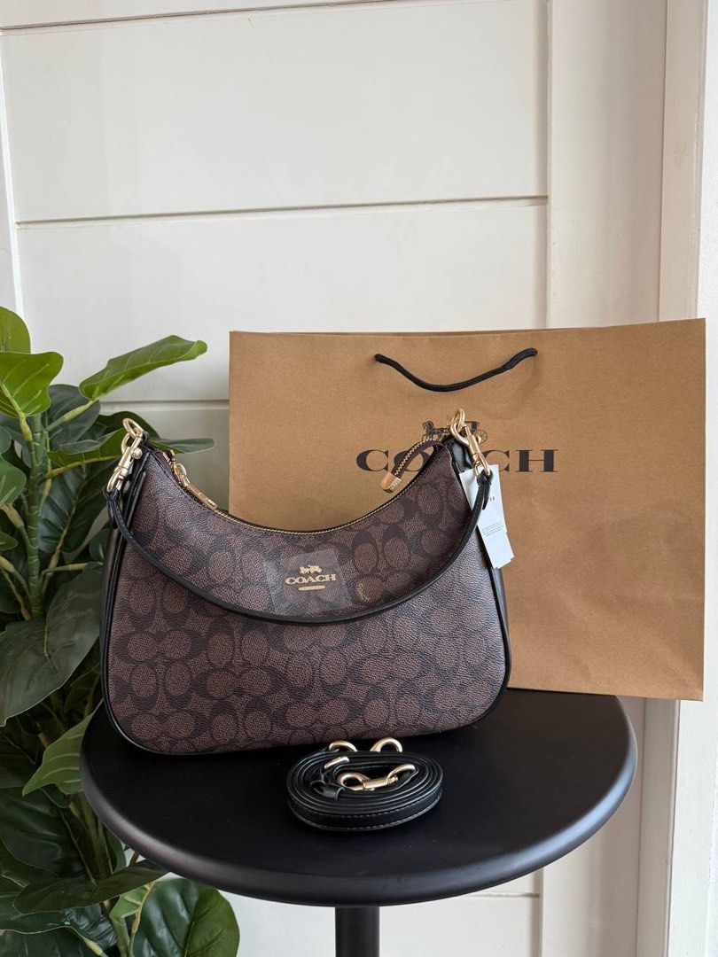 Coach Teri Hobo (Category: Microphones) located in Candelaria. Submitted by pinkykeenshop (Listing ID 1428176758, Image 1). Description: .