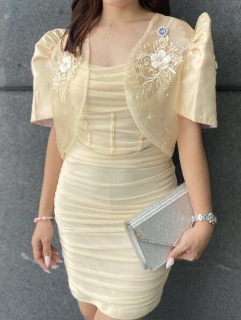 Cream Ruched Cami Bodycon Dress (Category: Dresses) located in Bulacan. Submitted by blairdecluttering (Listing ID 1428115941, Image 2). Description: .