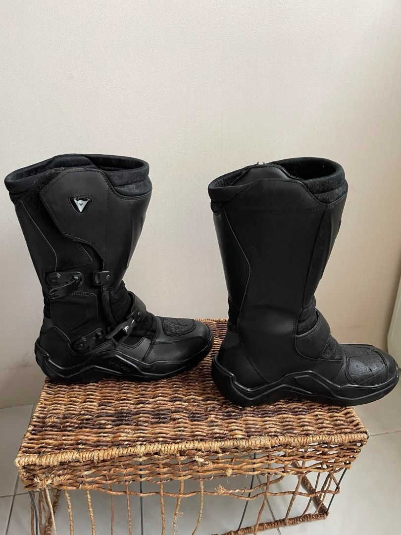 DAINESE SEEKER GORE-TEX BOOTS (Category: Boots) located in Muntinlupa City. Submitted by execoffic56216 (Listing ID 1428147858, Image 3). Description: FOR SALE!! DAINESE SEEKER GORE-TEX BOOTS NEGOTIABLE!!.