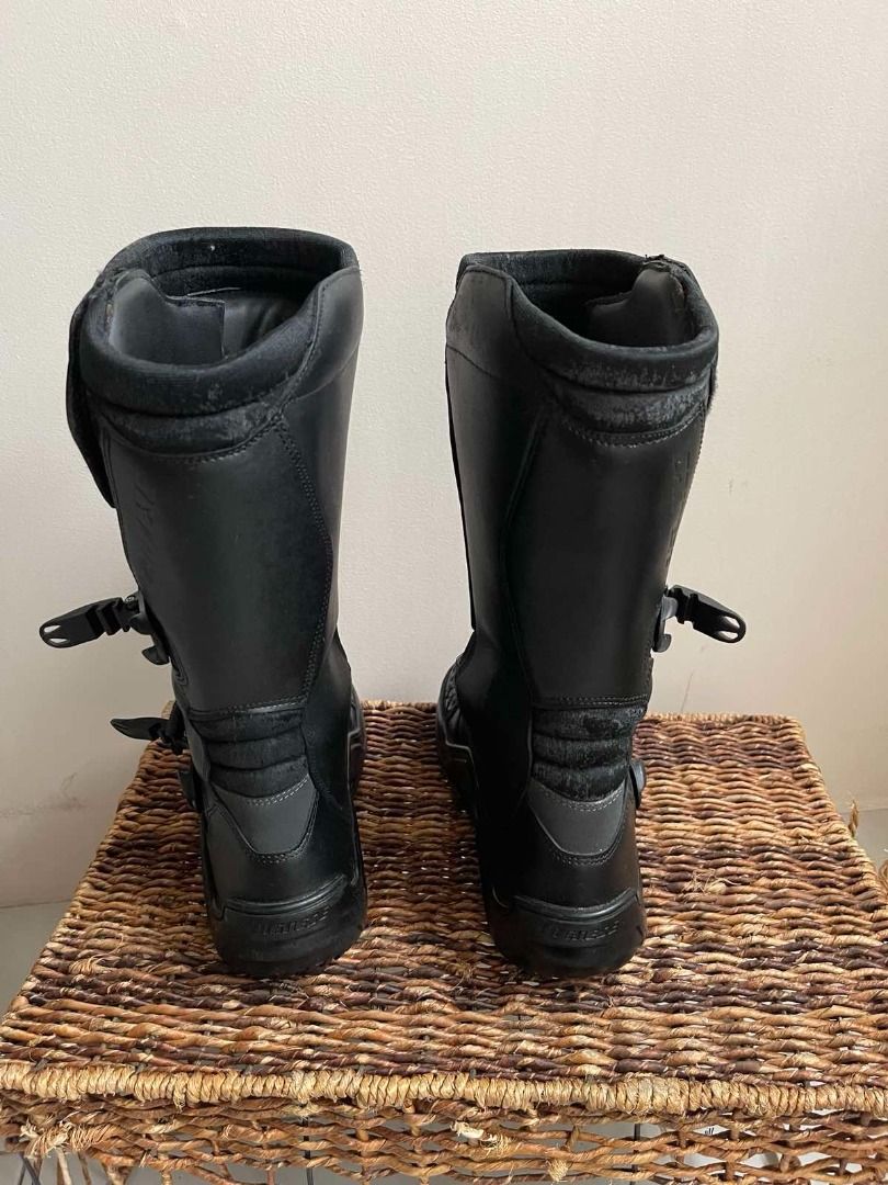 DAINESE SEEKER GORE-TEX BOOTS (Category: Boots) located in Muntinlupa City. Submitted by execoffic56216 (Listing ID 1428147858, Image 2). Description: FOR SALE!! DAINESE SEEKER GORE-TEX BOOTS NEGOTIABLE!!.