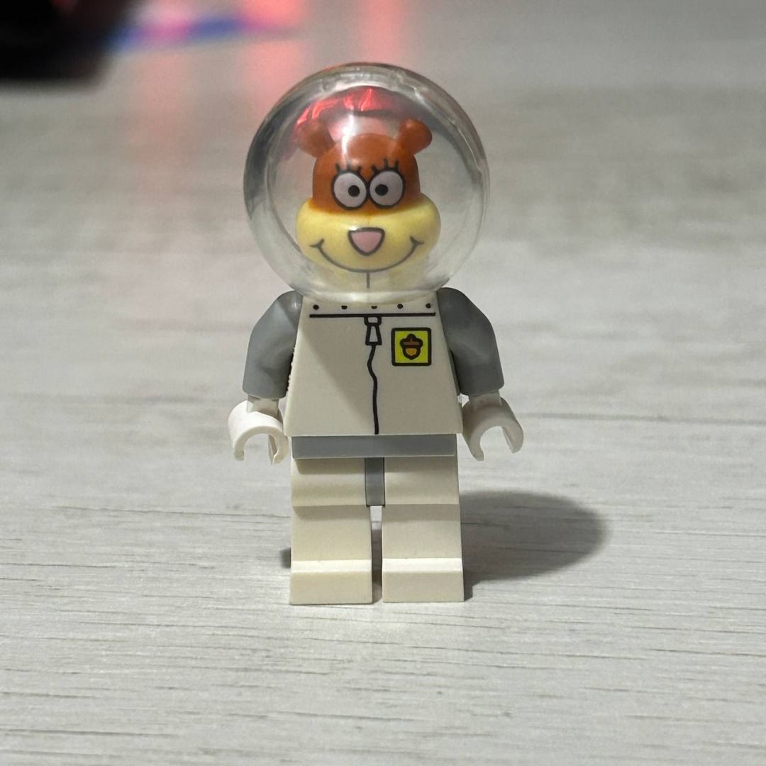 (Free Mailing) Sandy Cheeks Lego SpongeBob SquarePants minifigure