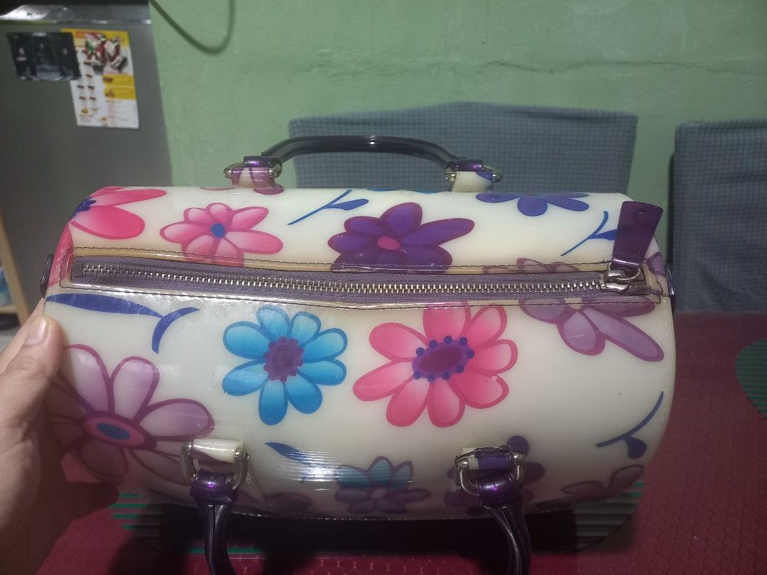 Furla jelly bag, almost new (Category: Luxury Bags & Wallets) located in Manila. Submitted by luckyrabbit.25 (Listing ID 1428177475, Image 2). Description: furla doctots bag good as new. no flaw.
