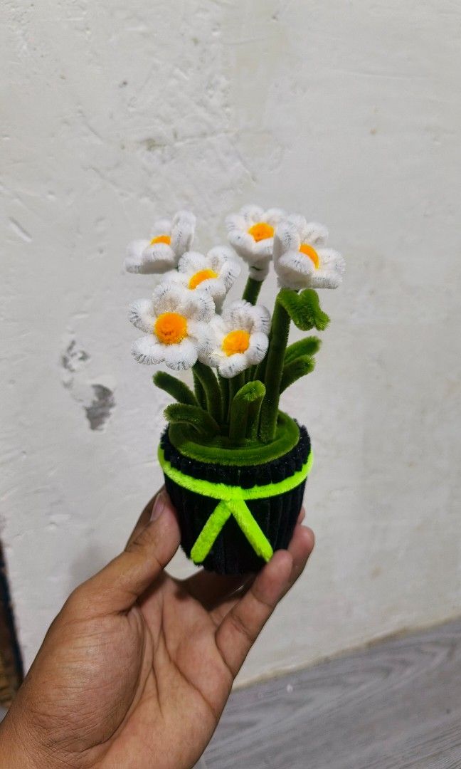 Fuzzy wire (Category: Handmade Craft) located in Manila. Submitted by eskwaters (Listing ID 1428208636, Image 1). Description: Hand made fuzzy wire handcrafts.