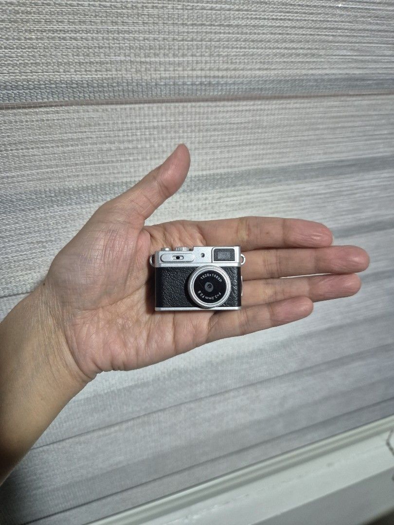 G1 Thumb Camera (Mini Digital Camera) (Category: Cameras) located in Cavite. Submitted by mommyd.clutter (Listing ID 1428116883, Image 2). Description: RFS: extra unit ➡️open to test only.