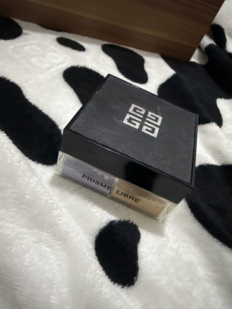 Givenchy Prisme Libre Loose Powder (Category: Makeup) located in Baguio. Submitted by caieane (Listing ID 1428196920, Image 1). Description: Barely used around 95%-90% pa. Bought from US. Still have the box. Shade: 04 Mousseline Acidulee RFS: I use the CT powder waaayy more.