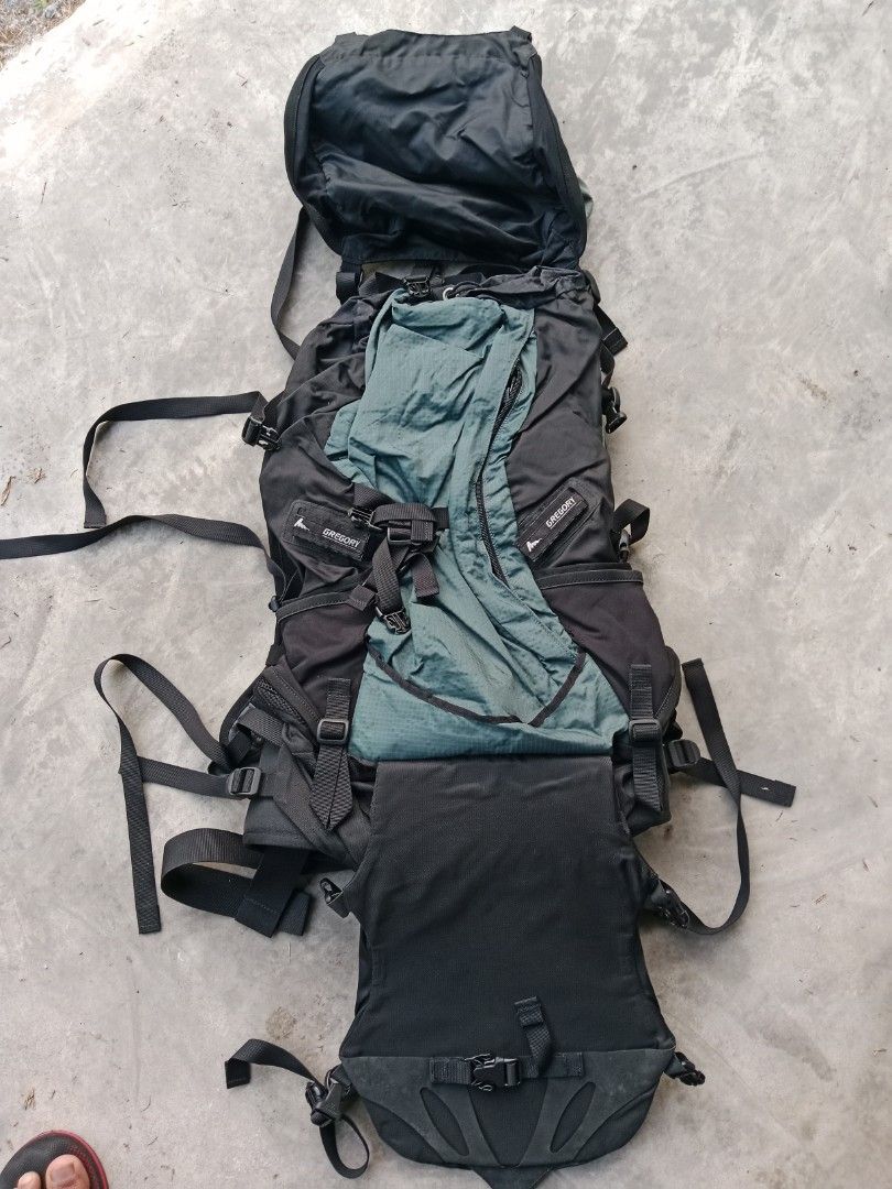 Gregory Backpack (Category: Backpacks) located in Kuala Lumpur. Submitted by muhammadaz84838 (Listing ID 1428255665, Image 3). Description: Black Gregory backpack with multiple compartments and adjustable straps. Padding design very comfortable sesuai untuk hiking camping Karrimor The North Face Deuter Lafuma Petzl La Sportiva Lowe Alpine semoga owner baru jaga dengan baik.