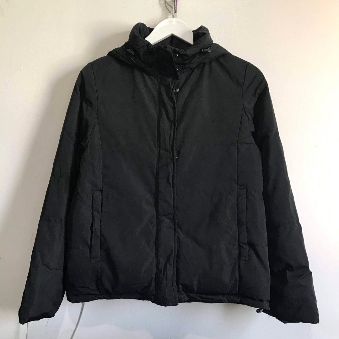 GU 2-way Heat Padded Blouson (Category: Coats, Jackets and Outerwear) located in Quezon City. Submitted by _eunoiaa (Listing ID 1428156186, Image 1). Description: GU 2-way Heat Padded Blouson Dimes: 20x23" Small on tag Excellent condition No issue Drawstring/detachable hood repriced from 899. no more haggling pls..