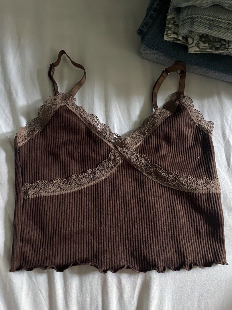 H&M Brown Sexy Tank Top (Category: Sleeveless) located in Davao. Submitted by cio.17 (Listing ID 1428174567, Image 1). Description: AVAILABLE AS LONG AS STILL POSTED xs-s never used mop: gcash/bank mod: jnt, sf starts at 89! .