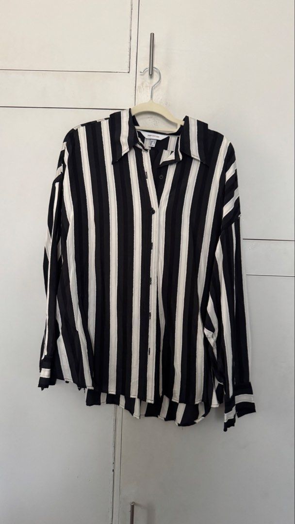 H&M Edition Striped Shirt and Shorts Set - Medium (Category: Sets or Coordinates) located in Taguig. Submitted by blessthismessph (Listing ID 1428124409, Image 1). Description: H&M Edition set. Super cute! Used once only, oversized fit. WW photo available upon request. Slightly negotiable but no to low ballers. RFS: Decluttering SDD available within MM via Grab or Lalamove, or J&T shipping within and outside MM for cheaper shipping. .