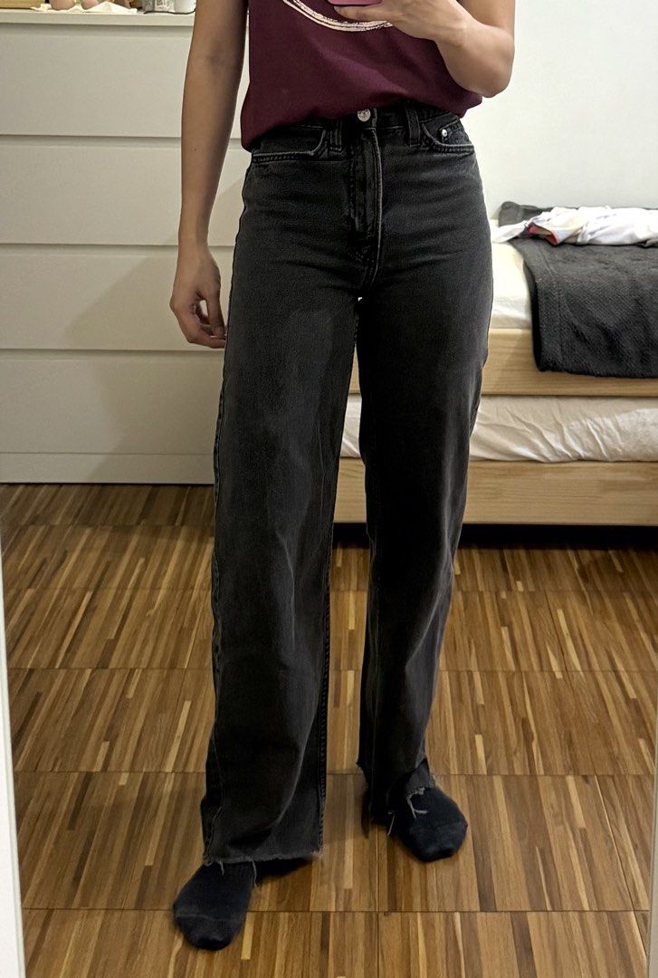 H&M Wide Jeans, High Waist (Category: Jeans) located in Quezon City. Submitted by nc0897 (Listing ID 1428195229, Image 3). Description: Size: Eur 32, US 0 Waist: 25 My height: 5’2 Can ship via lalamove or j&t.