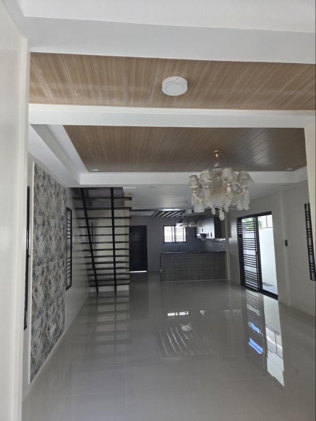 House and Lot Paranaque (Category: House & Lot) located in Manila. Submitted by iskoh4102 (Listing ID 1428174584, Image 3). Description: House and lot for sale 2 units avail. 1st unit: 200sqm lot area, 295sqm flr area, 2nd unit: 310sqm flr area, 3br 3cr, maids rm w/ cr,powder rm, 2car garage. P23m.nego for direct buyer.