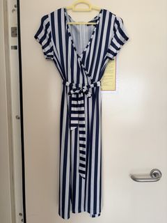 (Category: ) located in . Submitted by decluttering-sales (Listing ID 1428109704, Image 1). Description: .