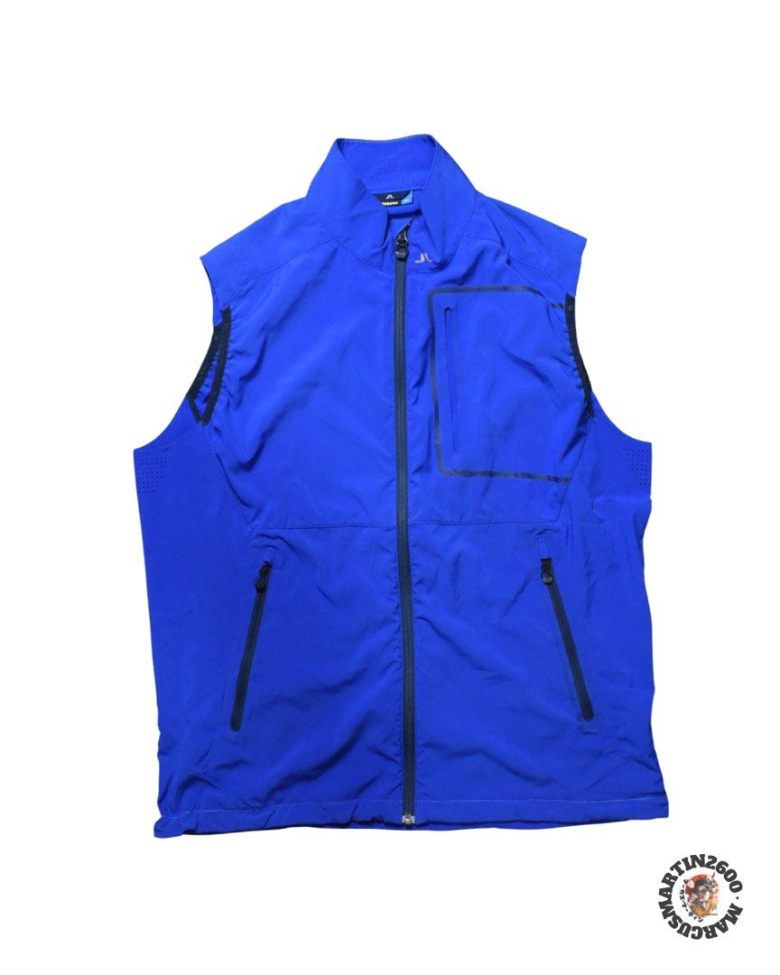 j.lindeberg ROYAL BLUE NYLON VEST (Category: Vests) located in Baguio. Submitted by marcusmartin2600 (Listing ID 1428140341, Image 3). Description: Size: Large on tag Condition: Very good | check pics for issue 📏 Measurement via Tape Measure (in inches): Width: 21” Length: 27” ————————— Also available at our Physical Shop: 📍BOOKENDS, CLAUDIO ST. (NEAR JOLLIBEE HARRISON AND BAGUIO NIGHT MARKET).