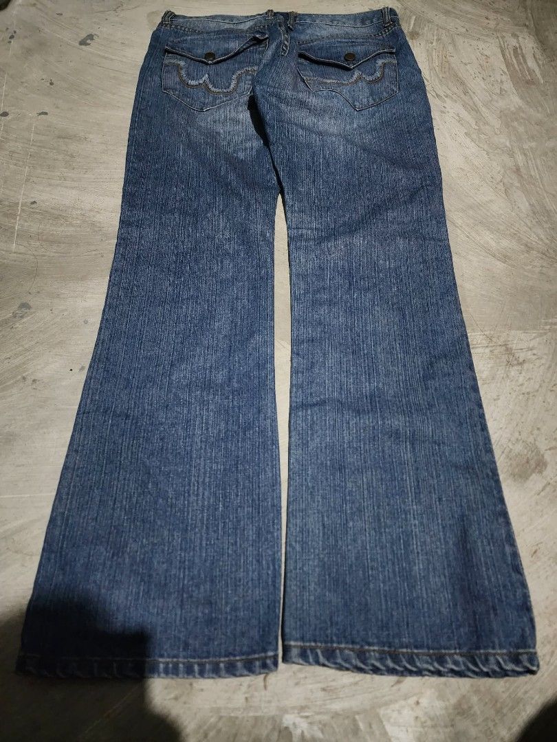 JNCO Los Angeles Slim Bootcut Jeans (Category: Jeans) located in Manila. Submitted by trumpisthedevil (Listing ID 1428165287, Image 2). Description: JNCO BOOTCUT DENIM.
