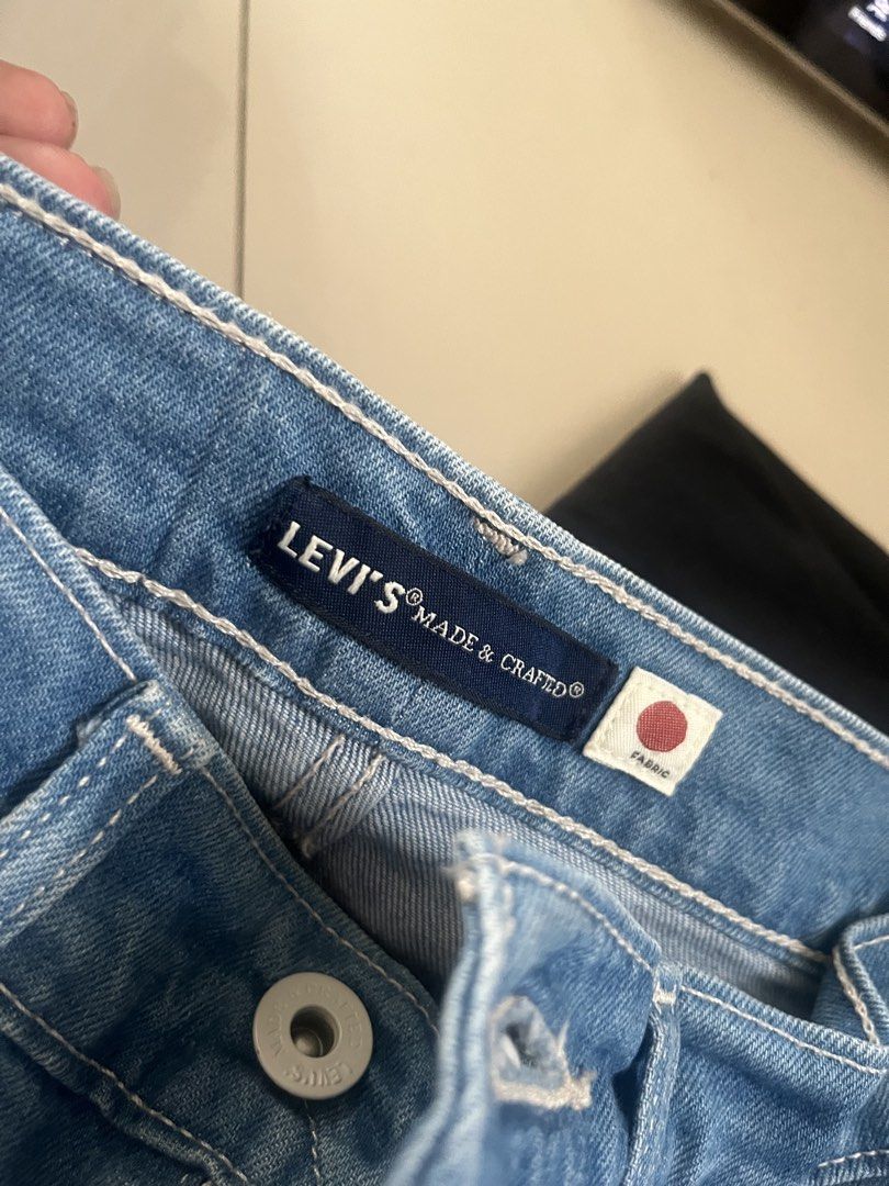 LEVIS STRAIGHT CUT JEANS (Category: Jeans) located in Valenzuela. Submitted by dimxxt (Listing ID 1428218176, Image 3). Description: Selling: LEVI’S straight cut jeans Size: 22-23 Like new - Authentic Does not fit me anymore 🥺 Delivery options: J&T (weekends only), grab or lalamove Mode of payment: BDO or gcash.