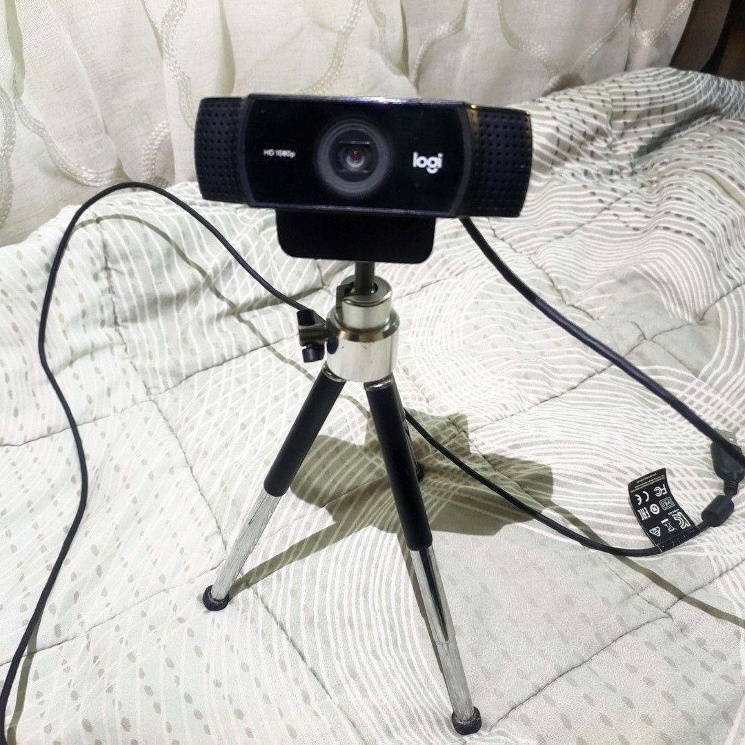 Logitech C922 Pro Webcam (Category: Webcams) located in Cavite. Submitted by yampolskie (Listing ID 1428171066, Image 1). Description: Working perfectly. With Tripod. Loc: Salawag, Dasma, Cavite Pickup or Lalamove ni buyer. May bawas pa sa sure buyer. .