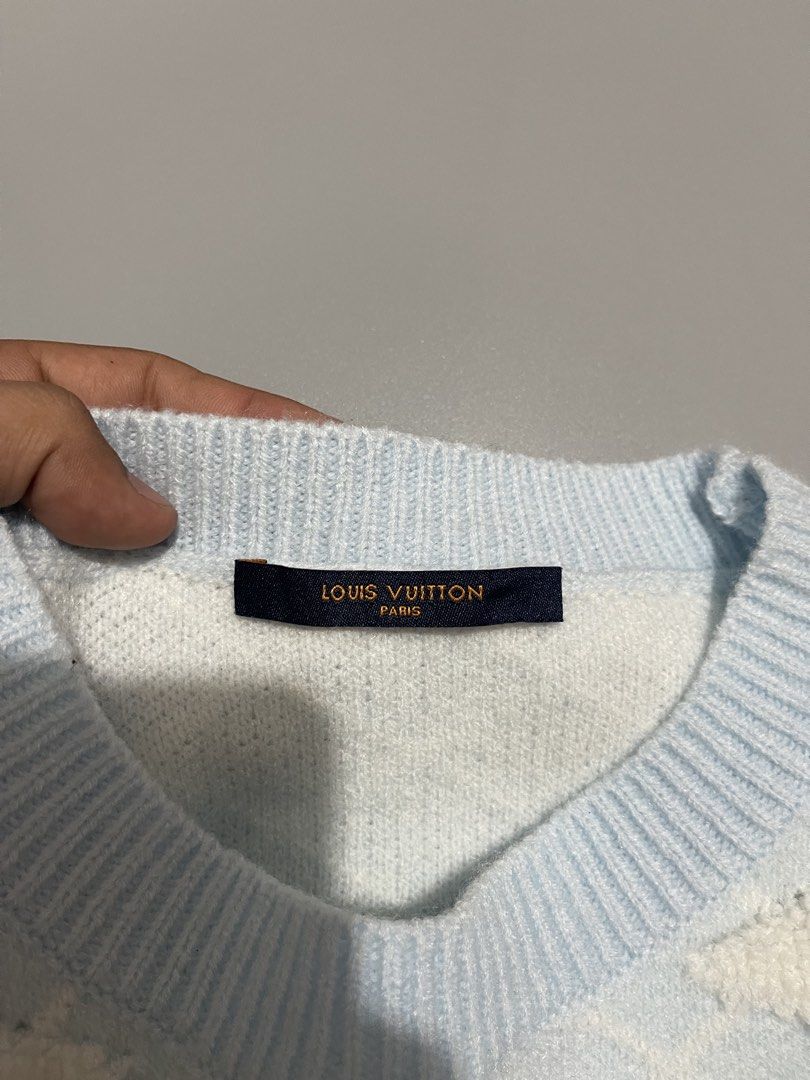 Louis Vuitton Short Sleeve Sweater (Category: Luxury Apparel) located in Calapan. Submitted by zyrielonti54697 (Listing ID 1428102081, Image 3). Description: Louis vuitton Size large Dimes 18x20 Excellent Color rate 9.9/10.