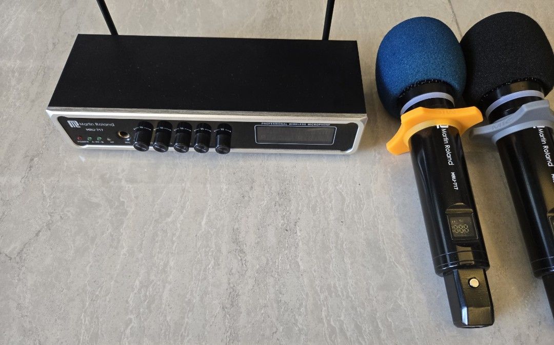 Martin Roland MRU-713 Professional Wireless Microphone System