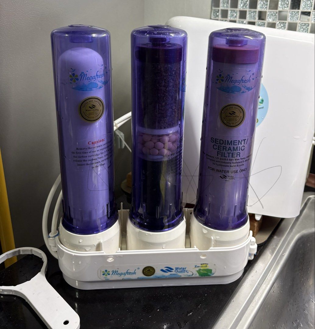 Megafresh HealthyPH +3 Water Filter System (Category: Water Purifiers & Dispensers) located in Mandaluyong City. Submitted by kkkkkjjjjjj (Listing ID 1428244123, Image 1). Description: Megafresh Water Purifier HealthyPH +3 - Provides cleaner and healthier water - Sleek and modern design - Easy to install For sale ₱10000 (current online price ₱19k+) You can buy the filters (1st & 2nd step, dual diverter sa Ace or Orange/Blue App) May kasama naman 