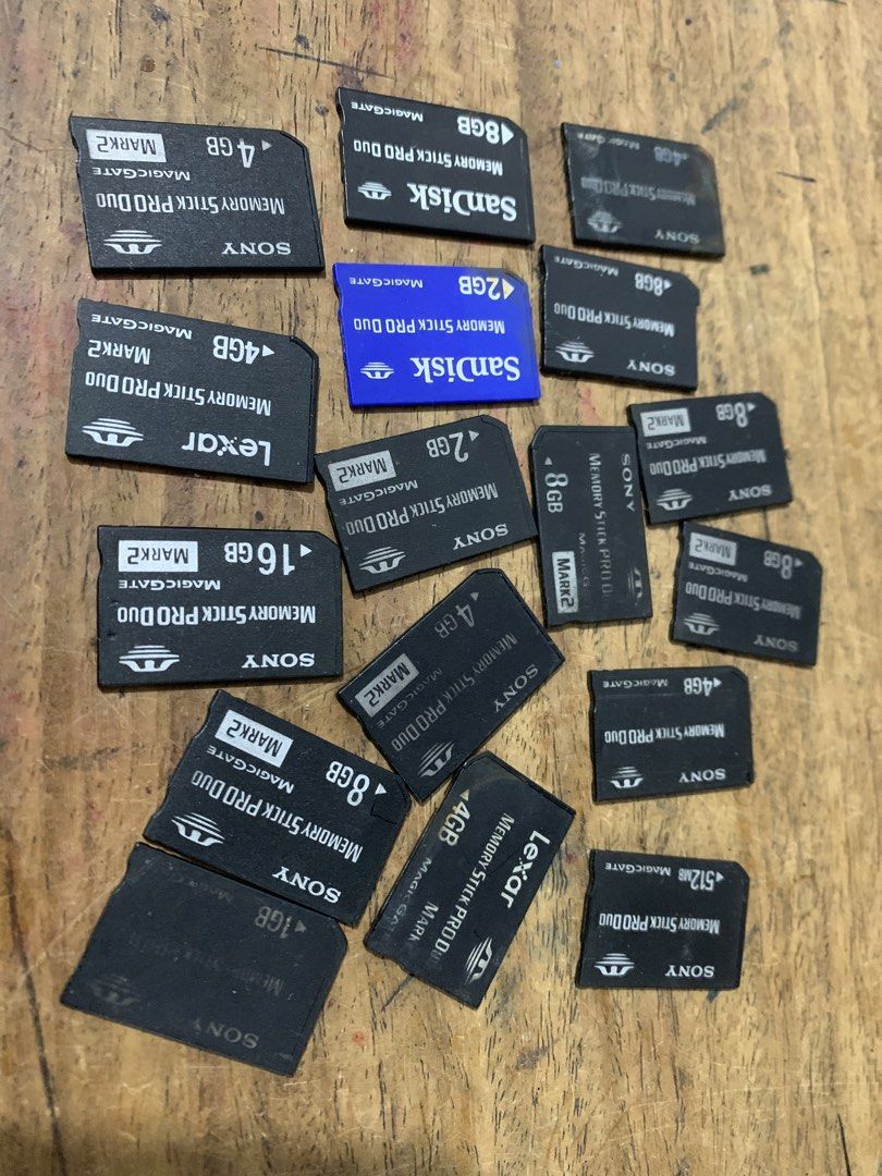 Memory Stick (Category: Memory & SD Cards) located in Manila. Submitted by miah_collectiblesurplus (Listing ID 1428155155, Image 1). Description: 1,290 pesos Location Valenzuela 17pcs Baka magamit nyo untested as is .