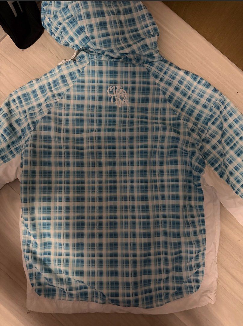 Mertra Plaid Jacket (Category: Coats, Jackets and Outerwear) located in Singapore. Submitted by urauntieee67 (Listing ID 1428228708, Image 2). Description: offer me.