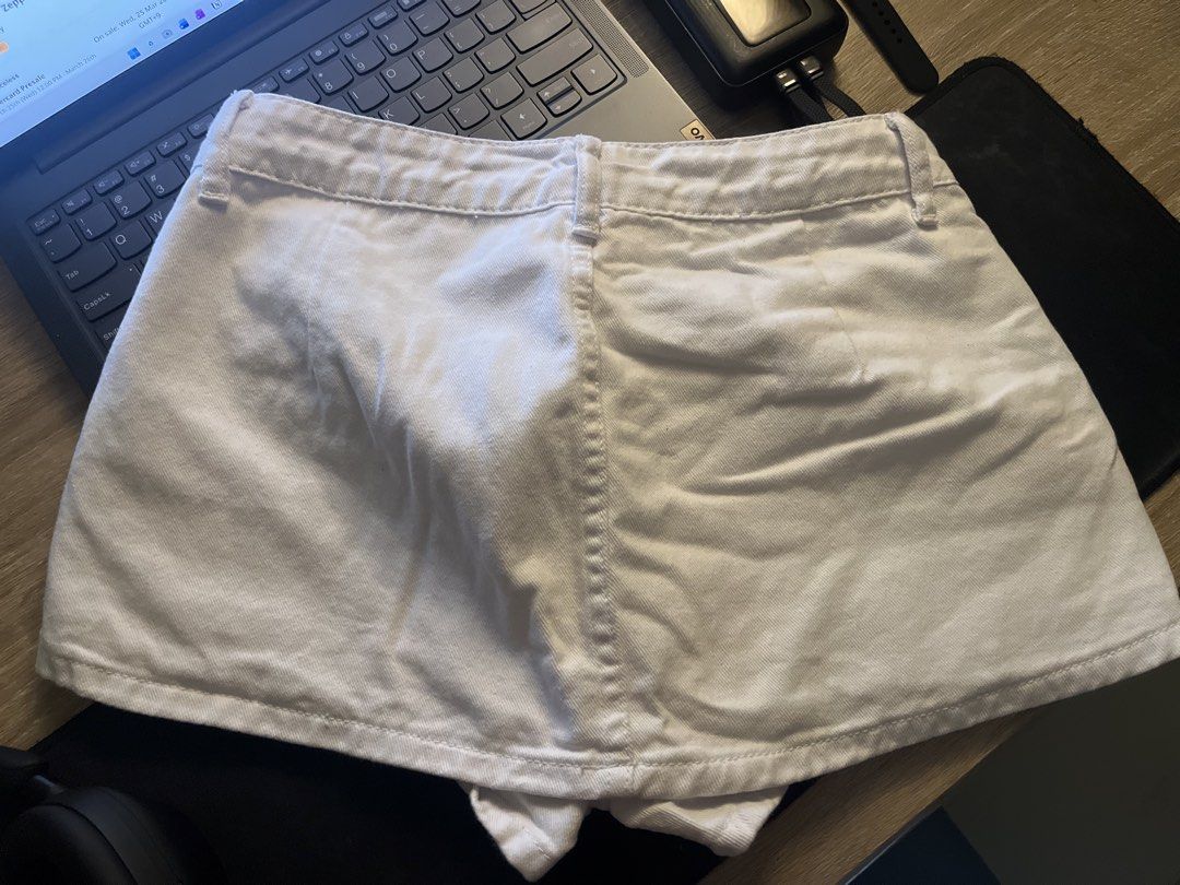 MID-LOW WAIST WHITE DENIM SKORT (Category: Shorts) located in Cebu City. Submitted by dollydeclutter (Listing ID 1428250243, Image 2). Description: NEVER USED RFS: does not fit me.