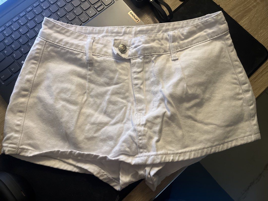 MID-LOW WAIST WHITE DENIM SKORT (Category: Shorts) located in Cebu City. Submitted by dollydeclutter (Listing ID 1428250243, Image 1). Description: NEVER USED RFS: does not fit me.