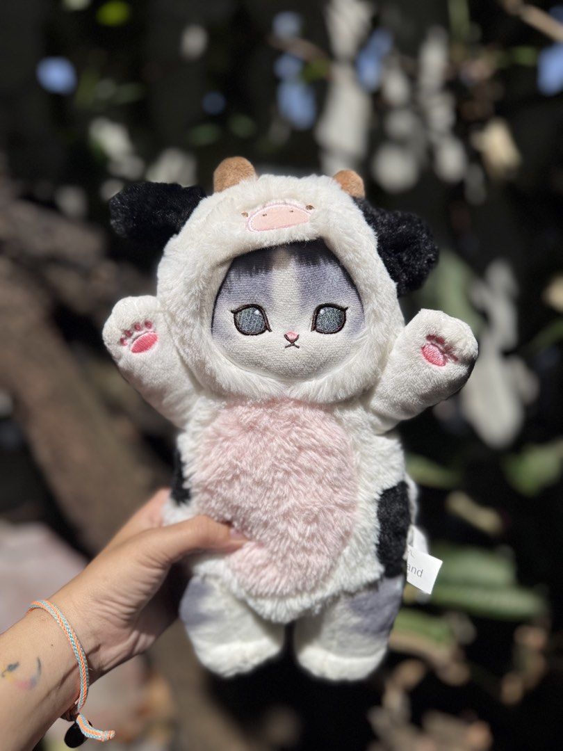 Mofusand Cat Cow Costume Plush (Category: Plushies & Soft Toys) located in Caloocan City. Submitted by raeccas.selections (Listing ID 1428120407, Image 1). Description: Location: North Caloocan MOD: J&T or Lalamove MOP: Gcash or bank transfer .