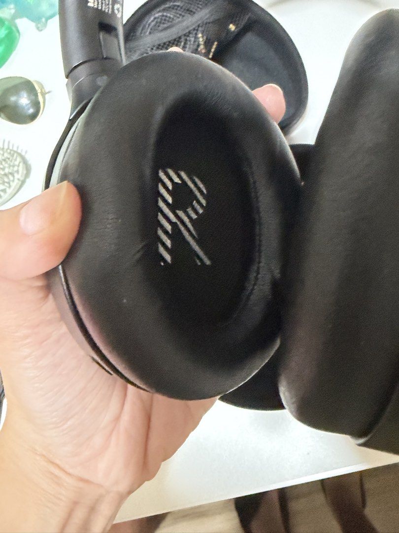 Monster Persona ANC Wireless Headphones (Category: Headphones & Headsets) located in Taguig. Submitted by ky_declutterss (Listing ID 1428186253, Image 3). Description: MONSTER PERSONA ANC NOISE CANCELLING HEADPHONES - good condition - barely used + 200 for meetups Meet Up loc: Gracemall Taguig.