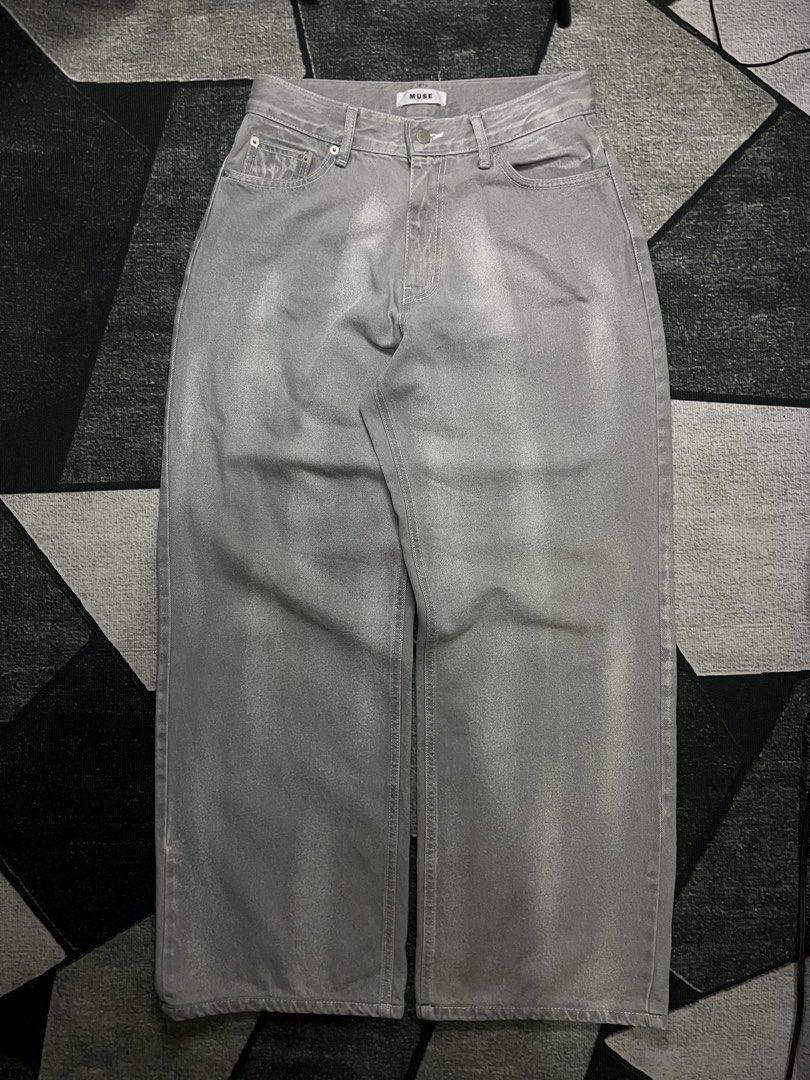 Muse acid washed gray baggy pants (Category: Jeans) located in Laguindingan. Submitted by thriftn0_limits (Listing ID 1428151344, Image 1). Description: Muse acid wash grey baggy pants Waist: 30 Length: 39 Thigh: 13.5 Hem: 10 Good condition No issue Clean Hard/ heavy denim 600 + sf.