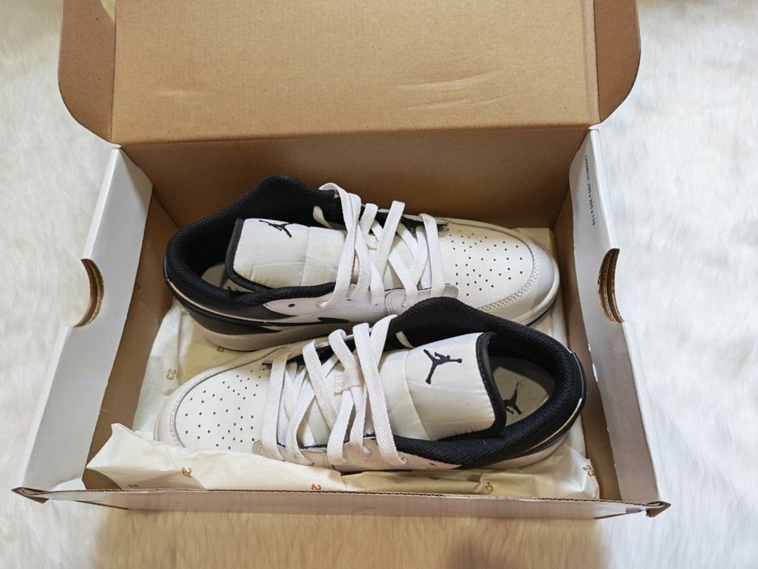 Nike Air Jordan 1 Low - Black White (Category: Sneakers) located in Pasay City. Submitted by kaaaaaye (Listing ID 1428167531, Image 2). Description: Air Jordan Low 5.5Y With box Location meycauayan bulacan Bought at nike official shop for 4595.